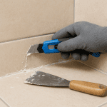 Najlepsze sposoby na usuwanie silikonów i fug